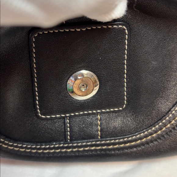 Coach Soho Baguette 2006 - Picture 14 of 17